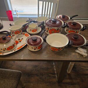 Complete 13 piece set sanko show pans